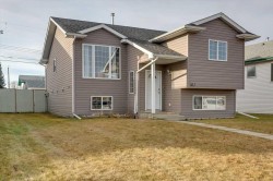 4613 55 Avenue  Bentley, AB T0C 0E2
