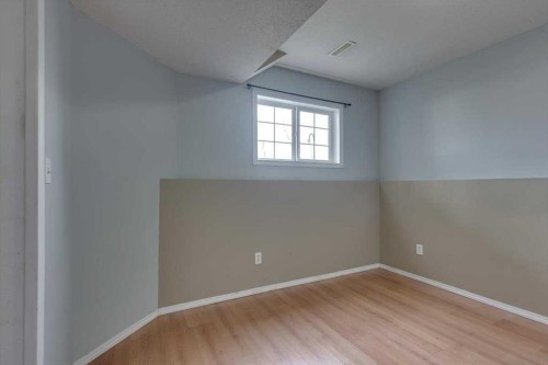 4613 55 Avenue, Bentley, AB - Indoor Photo Showing Other Room