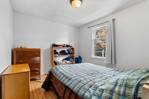 4025 46 Street, Red Deer, AB - Indoor Photo Showing Bedroom