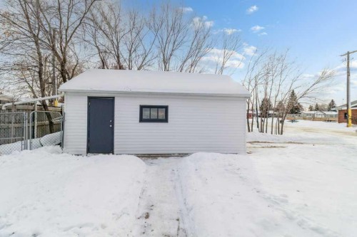 4025 46 Street, Red Deer, AB - Outdoor