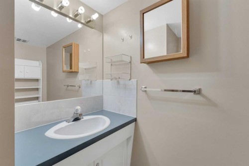 209-5831 57 Street, Red Deer, AB - Indoor Photo Showing Bathroom