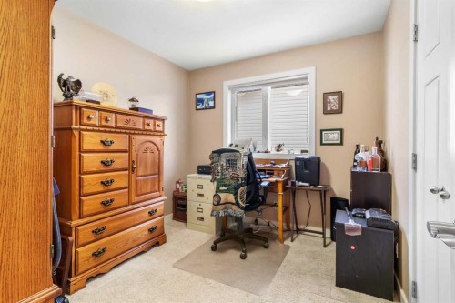 1231 21 Street, Bowden, AB - Indoor