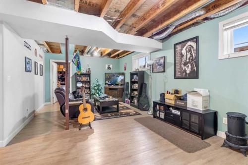 1231 21 Street, Bowden, AB - Indoor