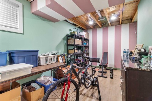 1231 21 Street, Bowden, AB - Indoor