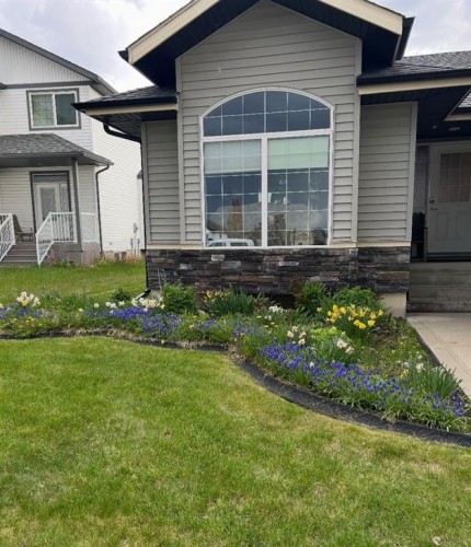 1231 21 Street, Bowden, AB - Outdoor