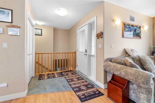 1231 21 Street, Bowden, AB - Indoor Photo Showing Other Room
