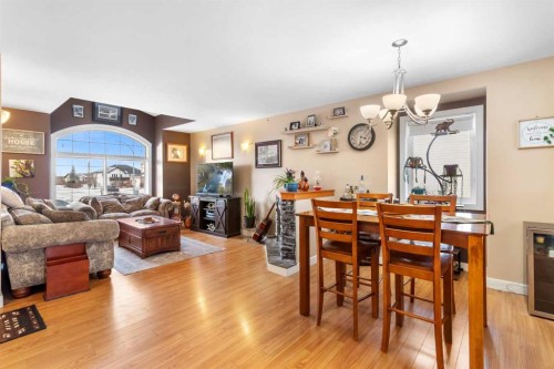 1231 21 Street, Bowden, AB - Indoor