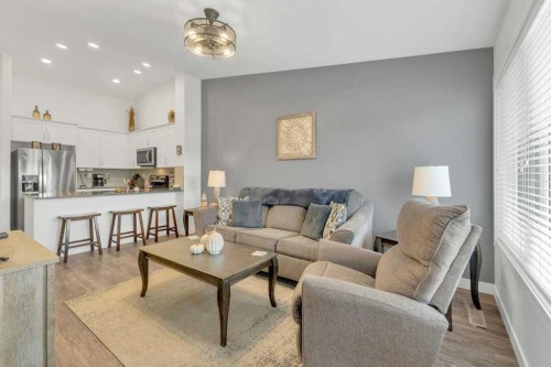 39 Golden Crescent, Red Deer, AB - Indoor Photo Showing Living Room