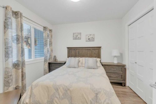 39 Golden Crescent, Red Deer, AB - Indoor Photo Showing Bedroom