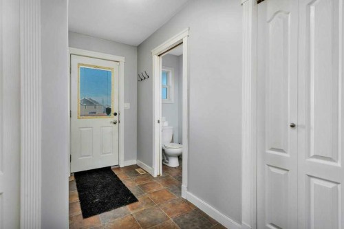 132 Sabre Road, Springbrook, AB - Indoor Photo Showing Other Room