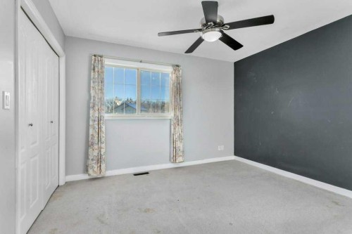 132 Sabre Road, Springbrook, AB - Indoor Photo Showing Other Room