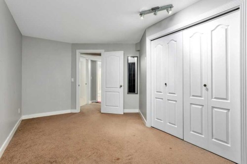 132 Sabre Road, Springbrook, AB - Indoor Photo Showing Other Room