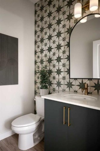 566 Wolf Willow Boulevard Se, Calgary, AB - Indoor Photo Showing Bathroom