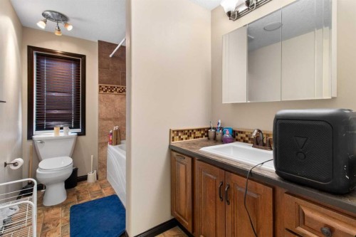 2120 18 Avenue, Delburne, AB - Indoor Photo Showing Bathroom