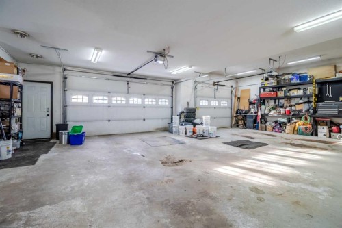 2120 18 Avenue, Delburne, AB - Indoor Photo Showing Garage
