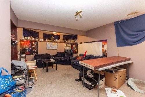 66 Stanford Boulevard, Blackfalds, AB - Indoor Photo Showing Other Room