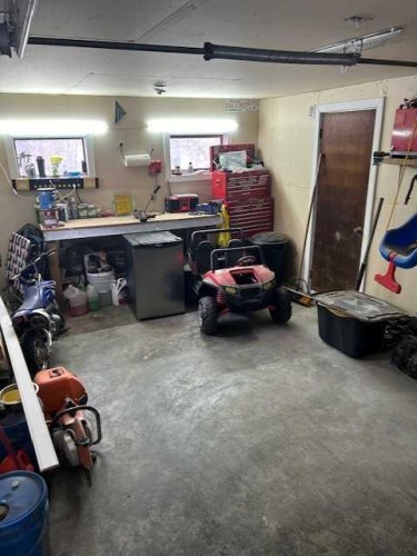 392005 6-5 Range, Rural Clearwater County, AB - Indoor Photo Showing Garage