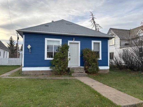 4919 49 Street, Hardisty, AB - Outdoor