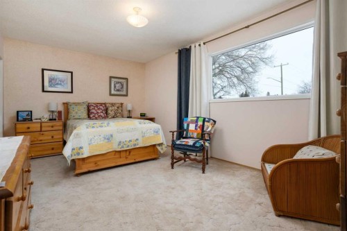 5615 49 Avenue, Killam, AB - Indoor Photo Showing Bedroom