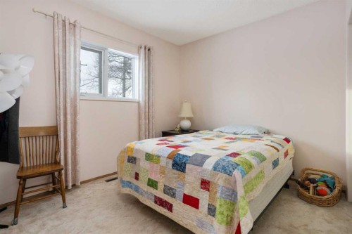 5615 49 Avenue, Killam, AB - Indoor Photo Showing Bedroom