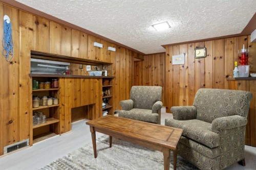 5615 49 Avenue, Killam, AB - Indoor