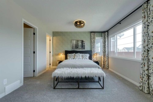 174 Mitchell Road Nw, Calgary, AB - Indoor Photo Showing Bedroom