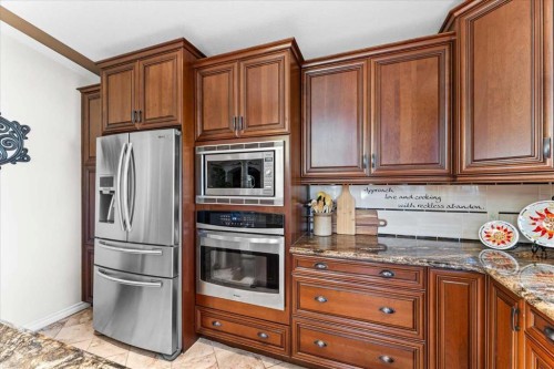 11124 110A Avenue, Edmonton, AB - Indoor Photo Showing Kitchen