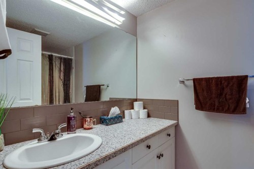 3-5 Stanton Street, Red Deer, AB - Indoor Photo Showing Bathroom