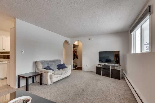 3-5 Stanton Street, Red Deer, AB - Indoor Photo Showing Living Room