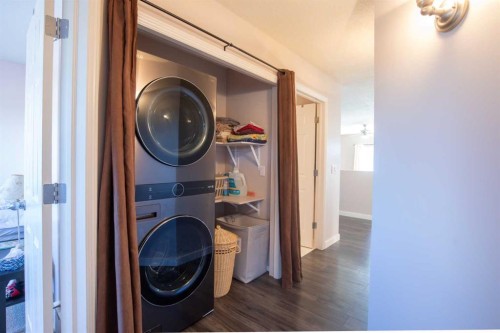10 Timmons Close, Lacombe, AB - Indoor Photo Showing Laundry Room