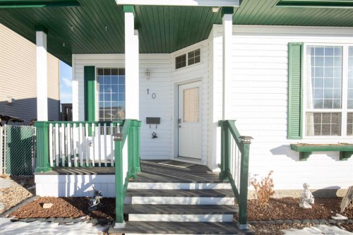 10 Timmons Close, Lacombe, AB - Outdoor With Exterior