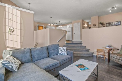 10 Timmons Close, Lacombe, AB - Indoor Photo Showing Living Room