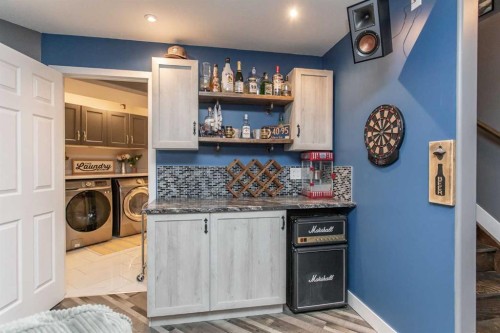 156 Long Close, Red Deer, AB - Indoor Photo Showing Laundry Room