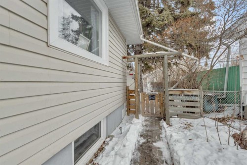 4121 38 Avenue, Red Deer, AB - Outdoor With Exterior