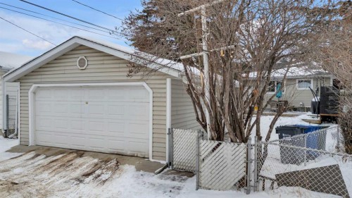 4121 38 Avenue, Red Deer, AB - Outdoor With Exterior