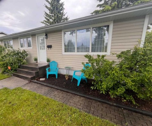 4121 38 Avenue, Red Deer, AB - Outdoor With Exterior