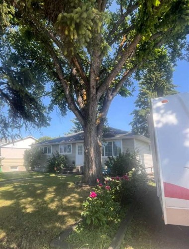 4121 38 Avenue, Red Deer, AB - Outdoor