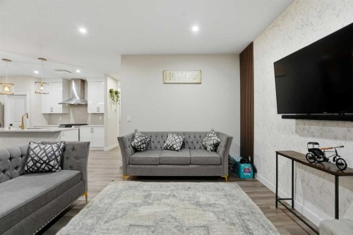 30 Thayer Close, Red Deer, AB 