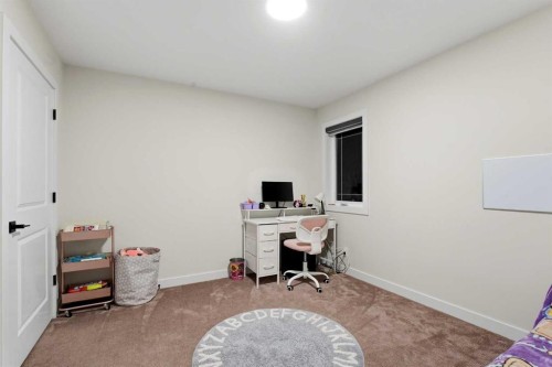 30 Thayer Close, Red Deer, AB 