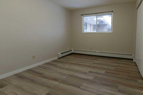 #101-410-4721 55 Street, Red Deer, AB - Indoor Photo Showing Other Room