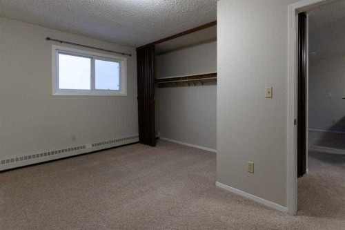 #101-406-4744 54 Street, Red Deer, AB - Indoor Photo Showing Other Room