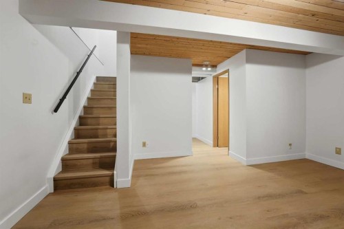 7352 59 Avenue, Red Deer, AB - Indoor Photo Showing Other Room