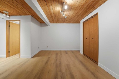 7352 59 Avenue, Red Deer, AB - Indoor Photo Showing Other Room