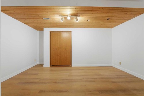 7352 59 Avenue, Red Deer, AB - Indoor Photo Showing Other Room