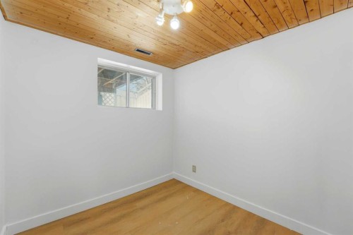 7352 59 Avenue, Red Deer, AB - Indoor Photo Showing Other Room