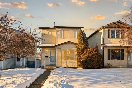 7352 59 Avenue, Red Deer, AB - Outdoor With Facade