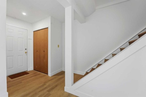 7352 59 Avenue, Red Deer, AB - Indoor Photo Showing Other Room