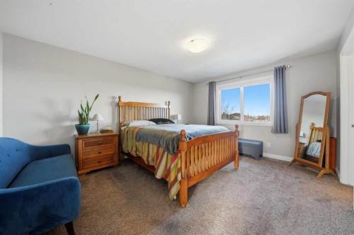 25 Cole Way, Sylvan Lake, AB - Indoor Photo Showing Bedroom