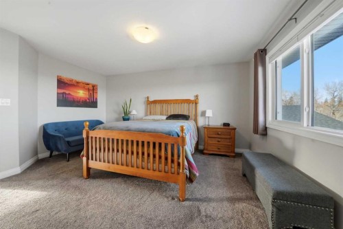 25 Cole Way, Sylvan Lake, AB - Indoor Photo Showing Bedroom