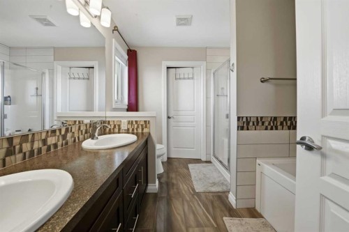 25 Cole Way, Sylvan Lake, AB - Indoor Photo Showing Bathroom